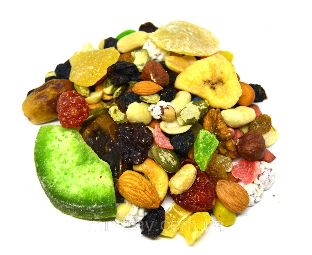 Асорті горіхів, сухофруктів і цукатів, 1 кг