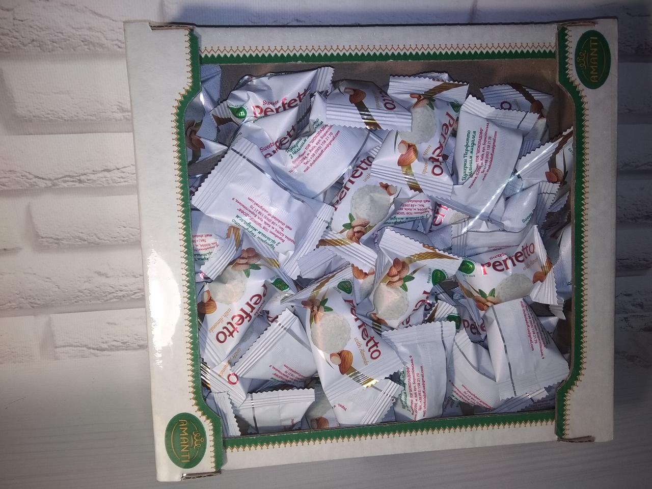 Цукерки "Перфетто" з цільним мигдалем Amanti Україна, 500 г