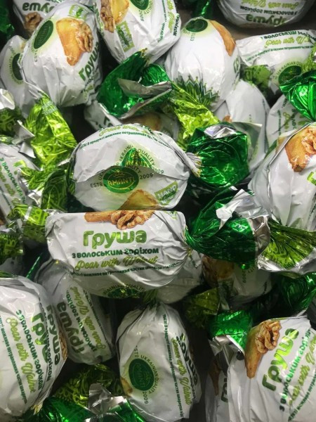 Цукерки груша з волоським горіхом у шоколаді Amanti Україна, 1 кг