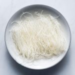 Рисова вермішель швидкого приготування зі смаком курки та морепродуктів Ne Zhong Rice Noodle 80г