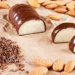 Марципан з шматочками мигдалю в шоколаді Marzipan Польща 90 г