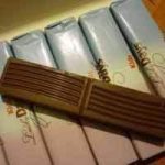 Шоколад молочний із молочною начинкою Lucky Days 100 г Україна