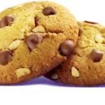 Печиво зі шматочками шоколаду та лісовим горіхом Milka Choco Cookies Nut 135г Швейцарія