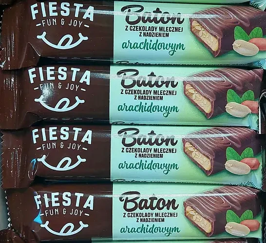 Шоколадний батончик з арахісовою начинкою Fiesta Baton Arachidowym 42г Польща