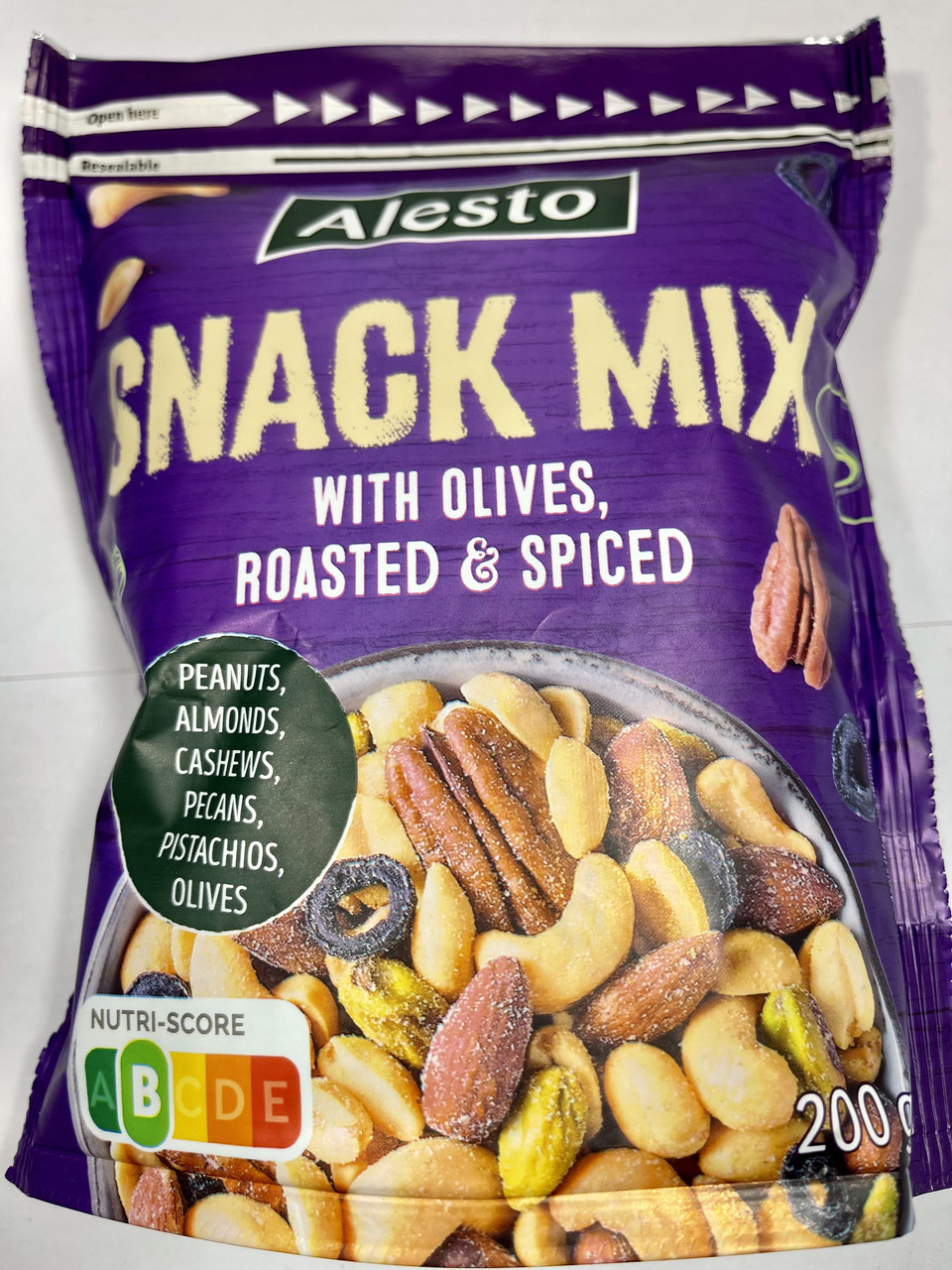 Горіховий мікс з оливками та спеціями Alesto Snack Mix With Olives, roasted&spiced 200г Польща