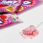 Льодяник на паличці Чупа Чупс полуничний смак Chupa Chups Crazy Dips Strawberry 1 шт (14 г) Іспанія