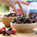 Драже шоколадне з фруктовою начинкою Lindt Sensation Fruit Himlbeere&Cranberry 150г Франція