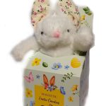 Подарунковий набір Іграшка Зайчик + Асорті щіколадних цукерок 90 г Magnetic Easter Candies Польща