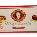 Цукерки марципанові з фісташкою в чорному шоколаді Chateau Mozartkugeln 200 г Німеччина