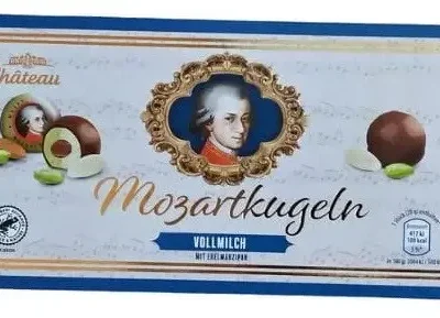 Цукерки марципанові з фісташкою в молочному шоколаді Chateau Mozartkugeln 200 г Німеччина