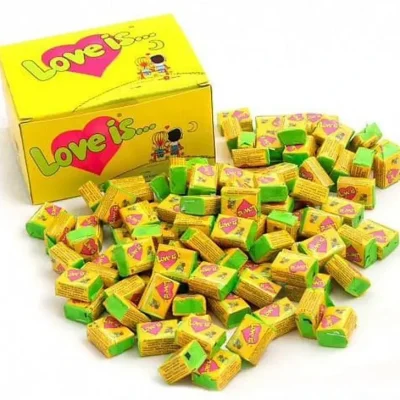 Жувальна гумка зі смаком кокосу та ананасу Love Is 400г Туреччина