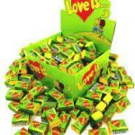 Жувальна гумка зі смаком яблука та лимона Love Is 420г/100шт Туреччина