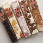 Нуга біла з арахісом і соусом із полуничного желе Sir Charles Італія 100 г